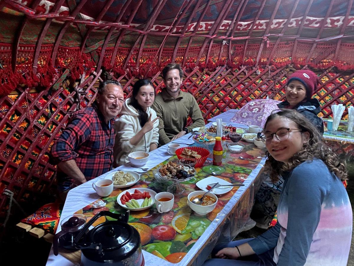 Yurt Camp Ali-Nur At Lake Song-Kol Юрточный Лагерь Али-Нур Озеро Сон-Куль Сон-Куль Кыргызстан Нарын Kyrgyzstan Naryn 외부 사진