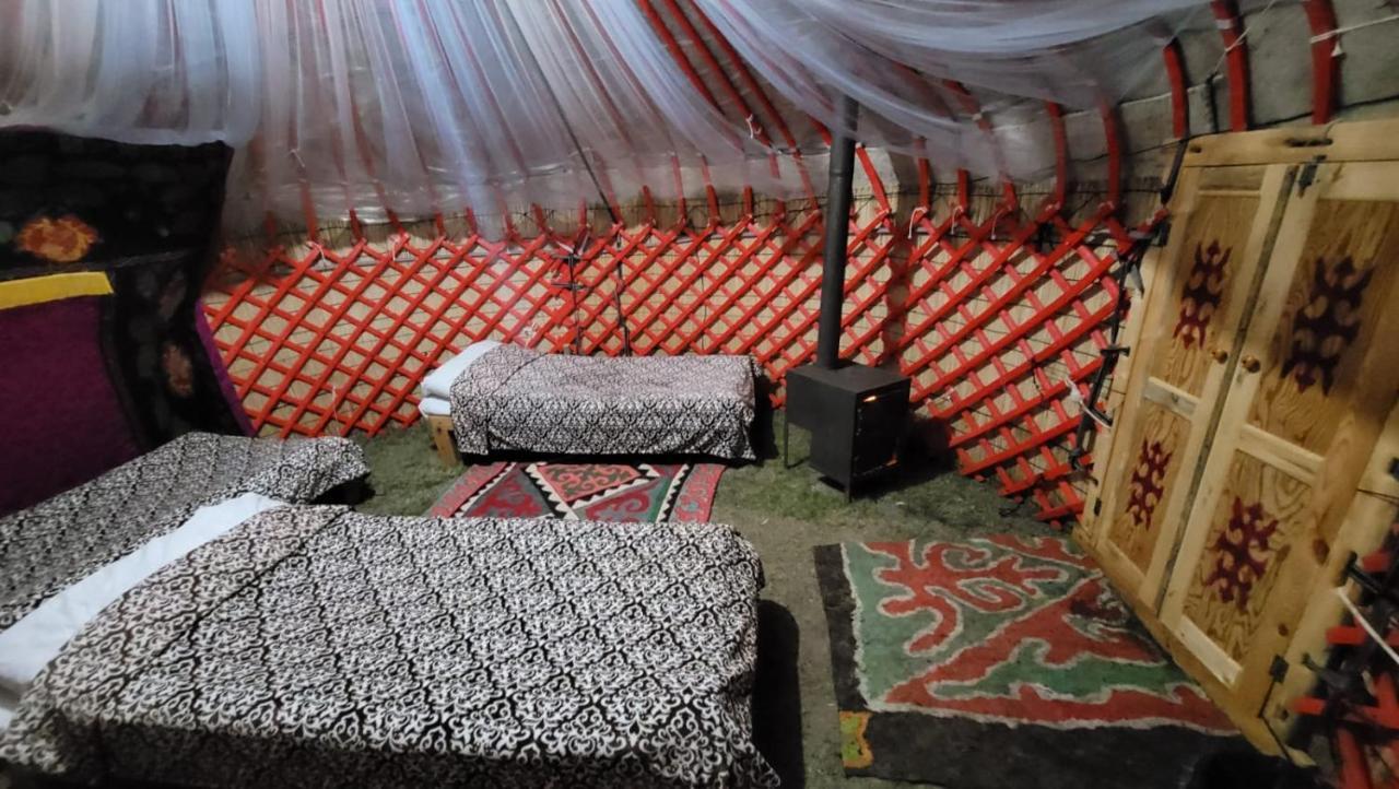 Yurt Camp Ali-Nur At Lake Song-Kol Юрточный Лагерь Али-Нур Озеро Сон-Куль Сон-Куль Кыргызстан Нарын Kyrgyzstan Naryn 외부 사진