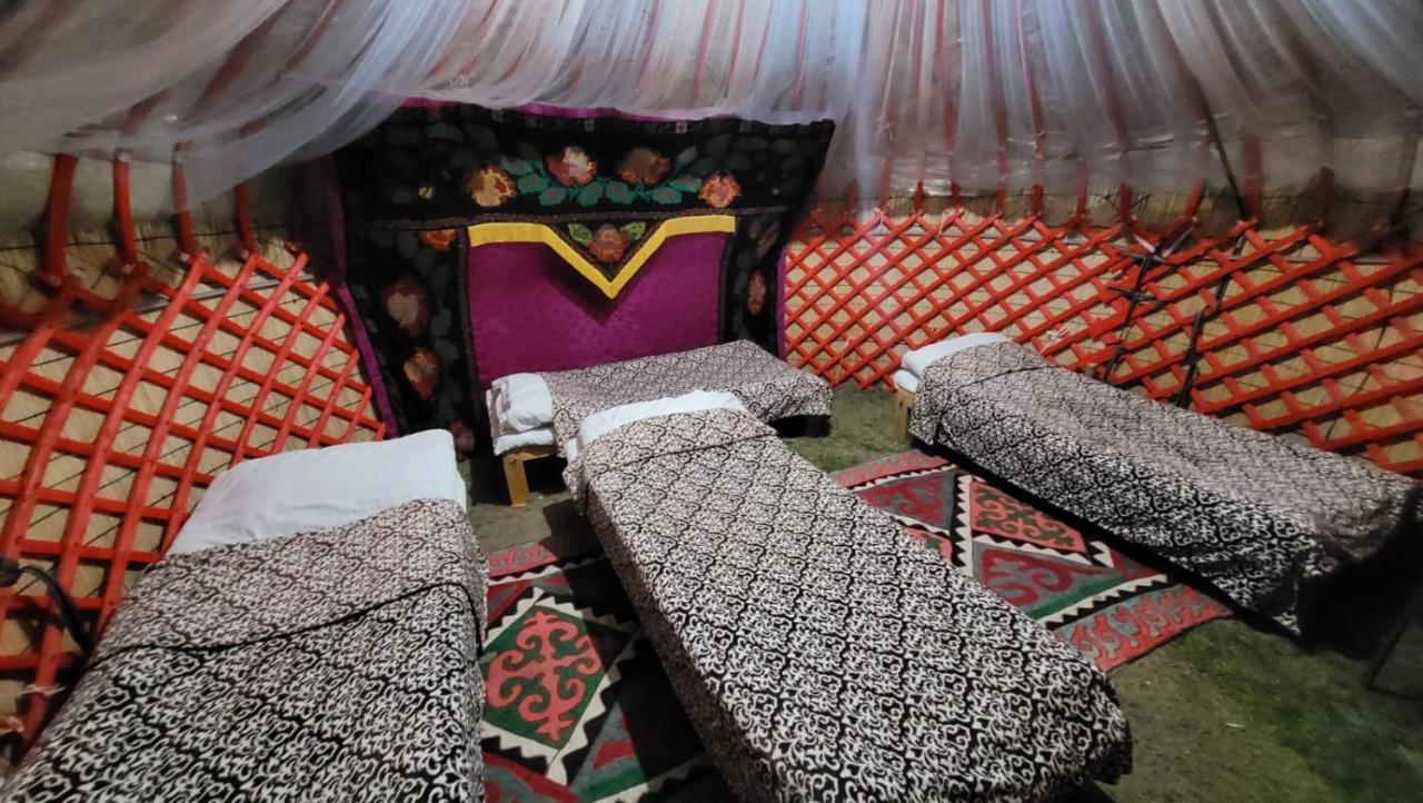 Yurt Camp Ali-Nur At Lake Song-Kol Юрточный Лагерь Али-Нур Озеро Сон-Куль Сон-Куль Кыргызстан Нарын Kyrgyzstan Naryn 외부 사진