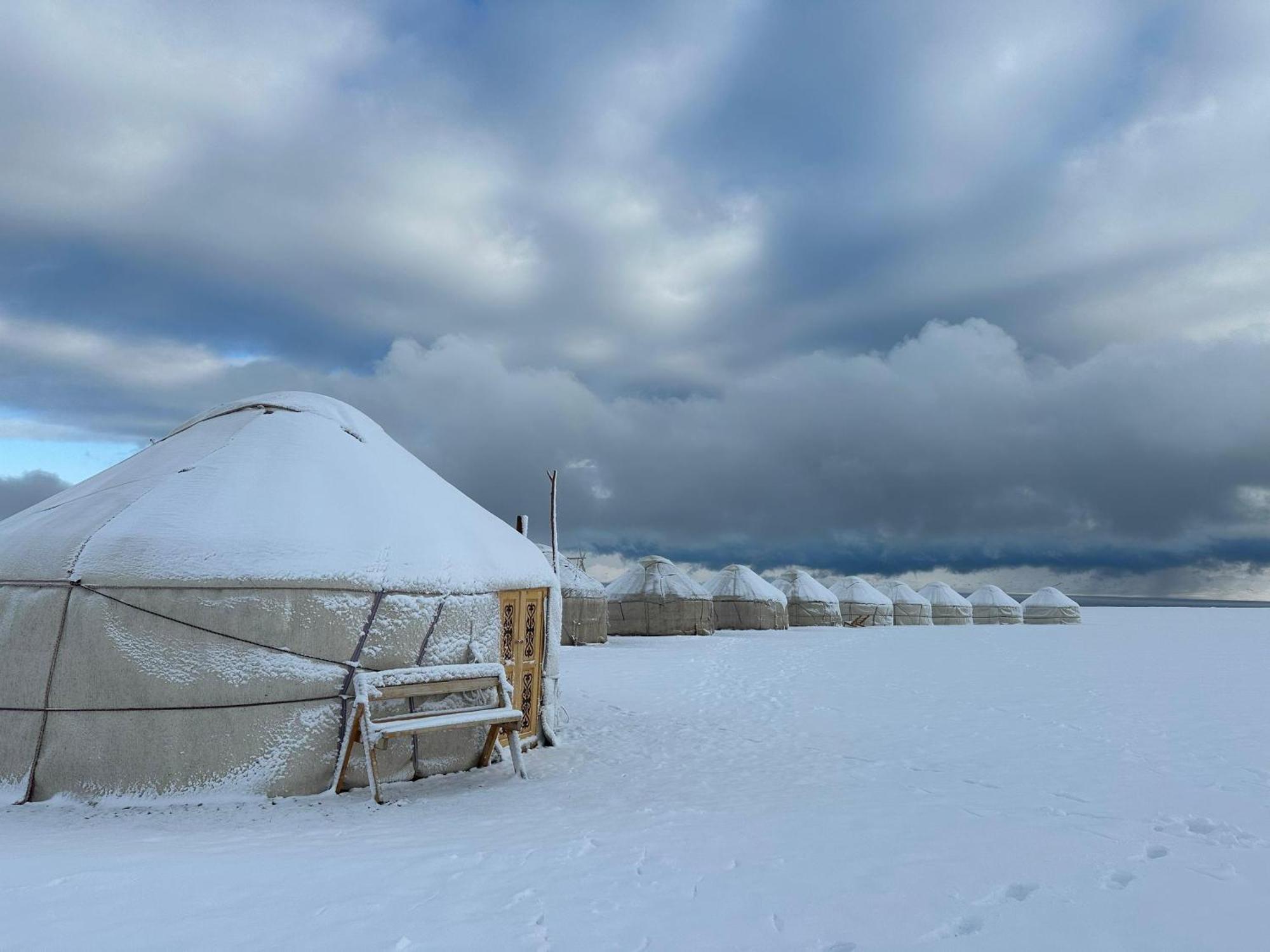 Yurt Camp Ali-Nur At Lake Song-Kol Юрточный Лагерь Али-Нур Озеро Сон-Куль Сон-Куль Кыргызстан Нарын Kyrgyzstan Naryn 외부 사진