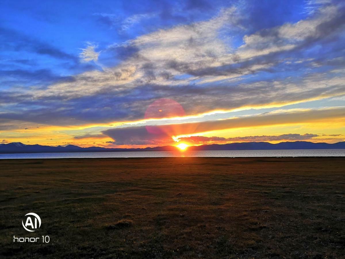 Yurt Camp Ali-Nur At Lake Song-Kol Юрточный Лагерь Али-Нур Озеро Сон-Куль Сон-Куль Кыргызстан Нарын Kyrgyzstan Naryn 외부 사진