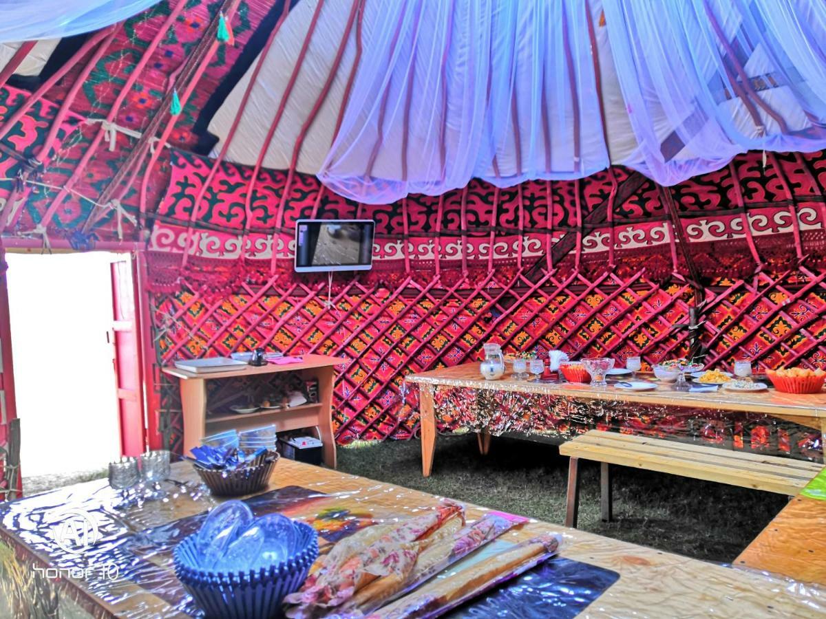 Yurt Camp Ali-Nur At Lake Song-Kol Юрточный Лагерь Али-Нур Озеро Сон-Куль Сон-Куль Кыргызстан Нарын Kyrgyzstan Naryn 외부 사진